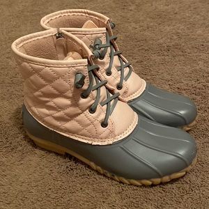 Nautica grey and pink winter boots